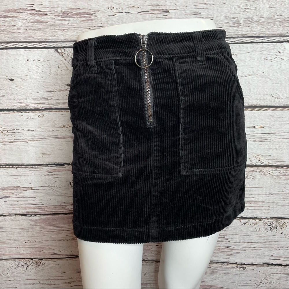 Blue Spice Black Mini Corduroy Skirt VSCO Style Size 0 Zip Front Closure Pockets